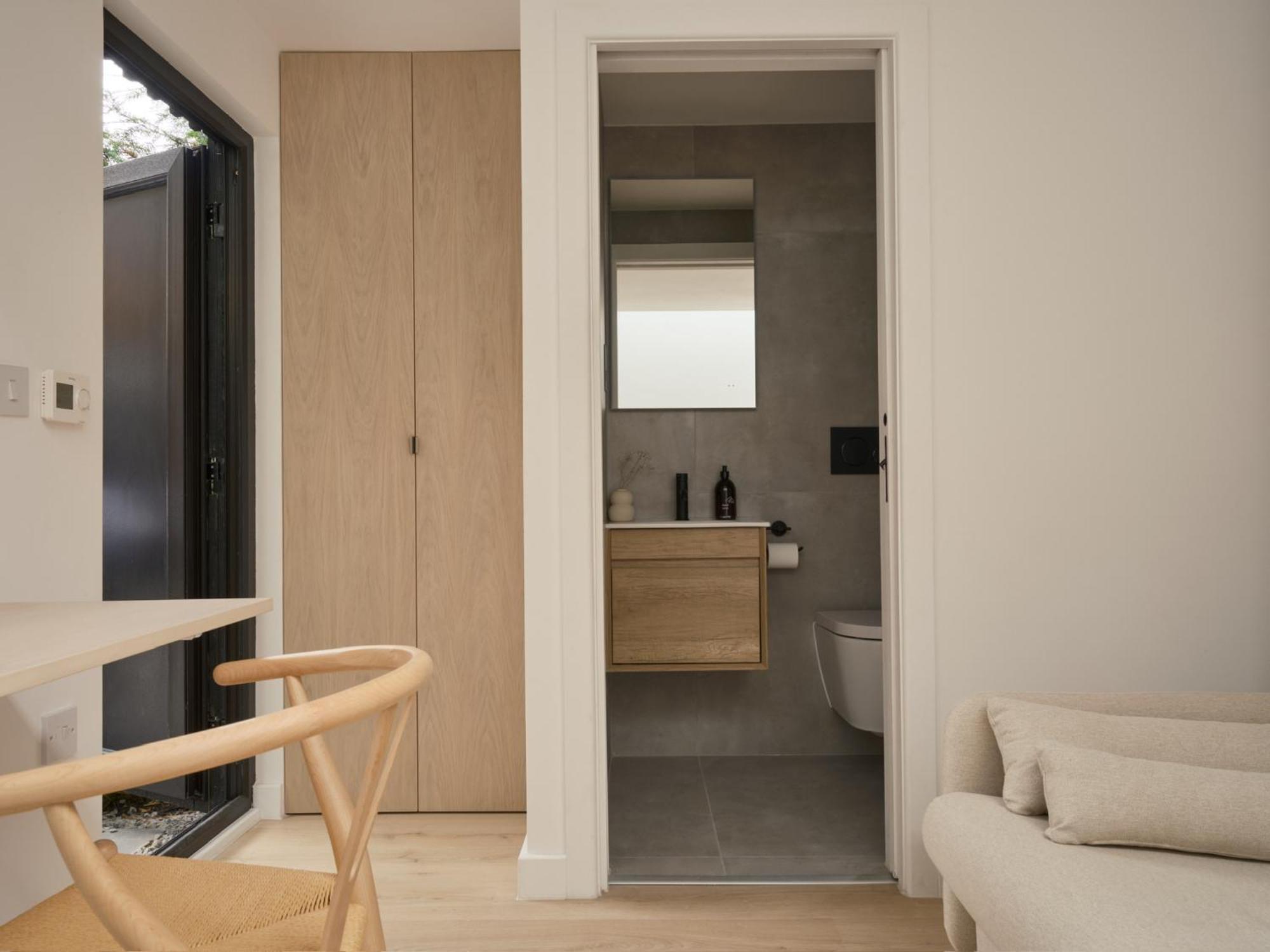 Japandi Escape 3br Designer Flat With Garden Apartment Oxford