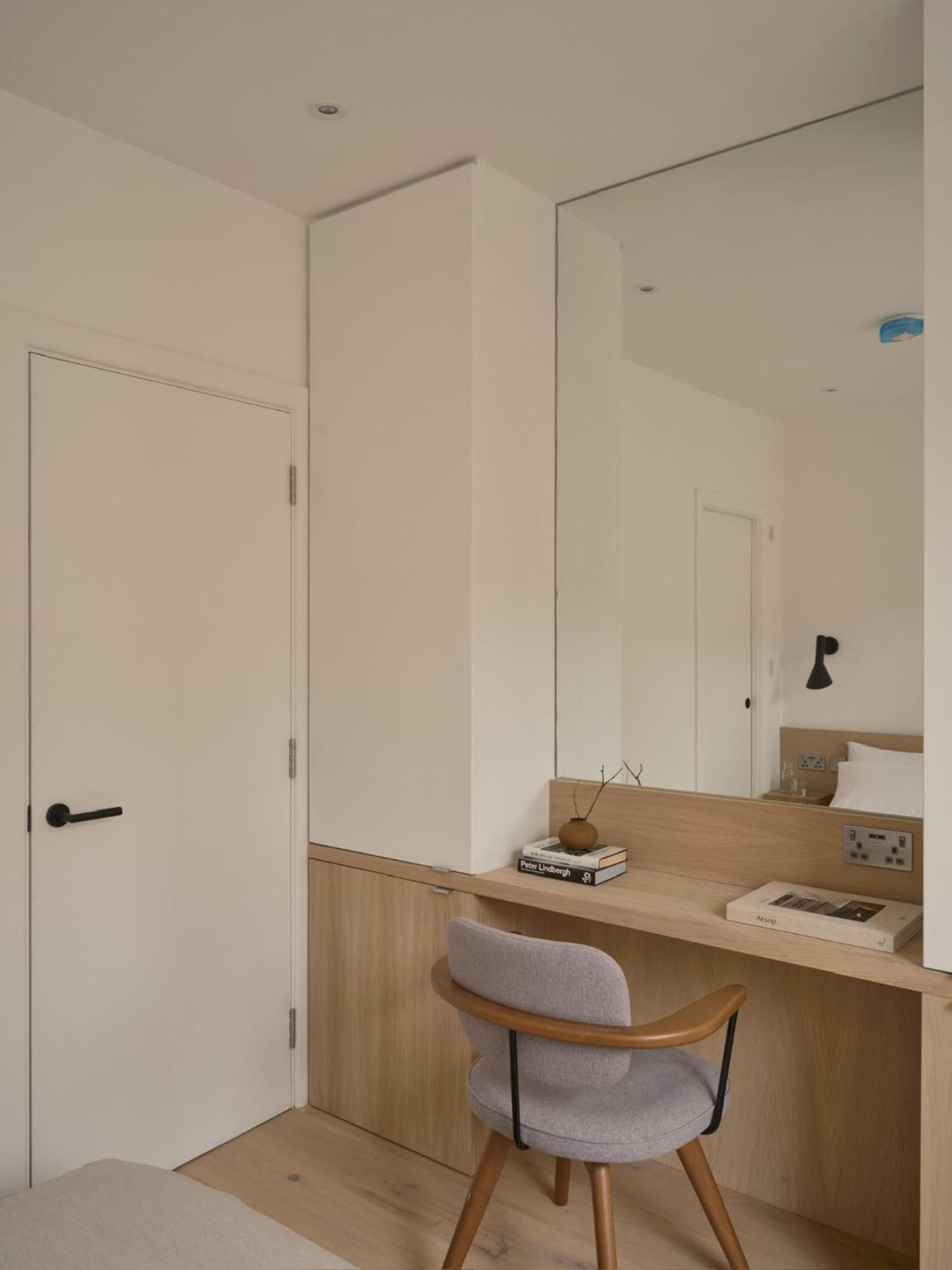 Japandi Escape 3br Designer Flat With Garden Apartment