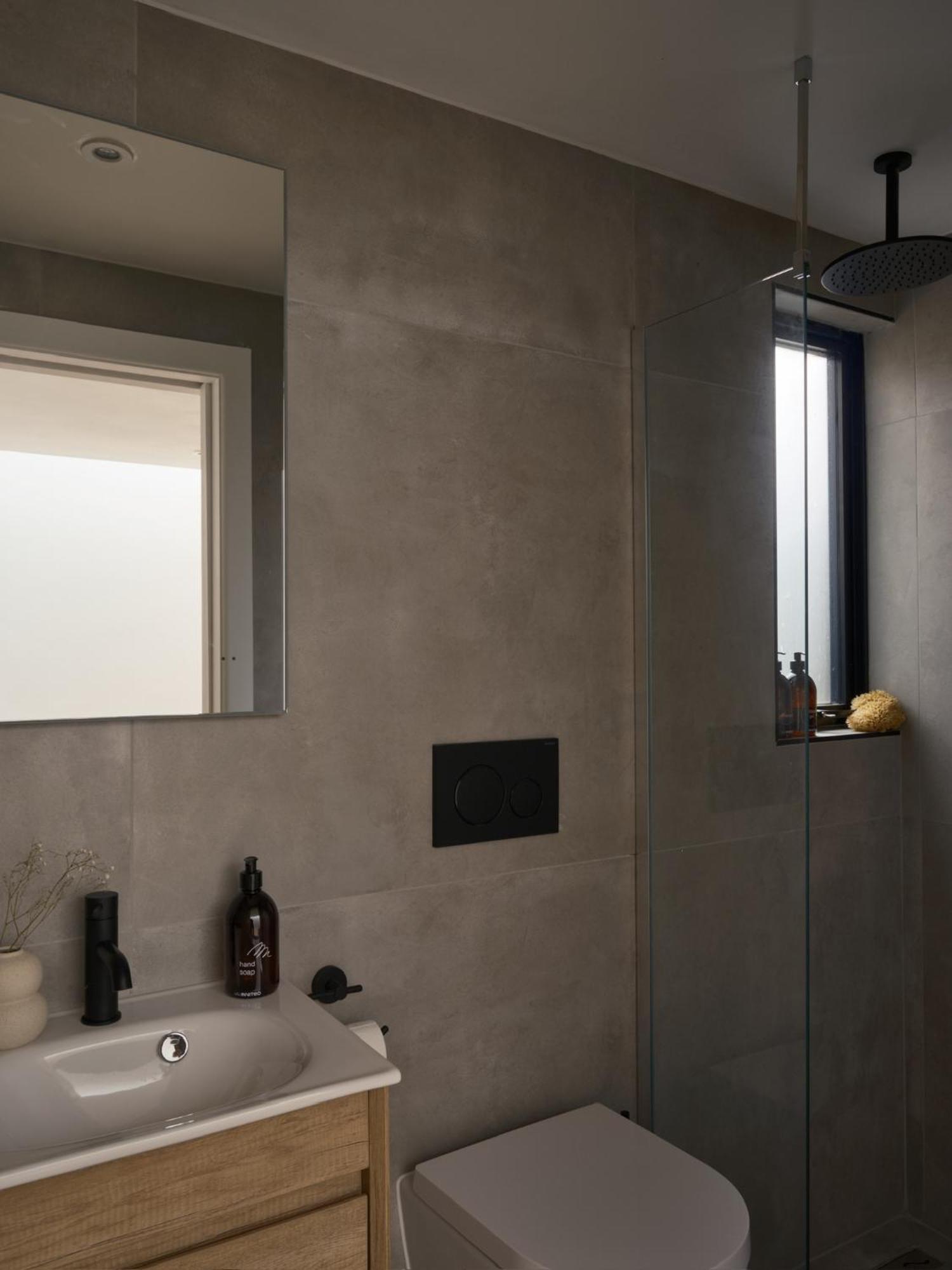 Japandi Escape 3br Designer Flat With Garden Apartment *